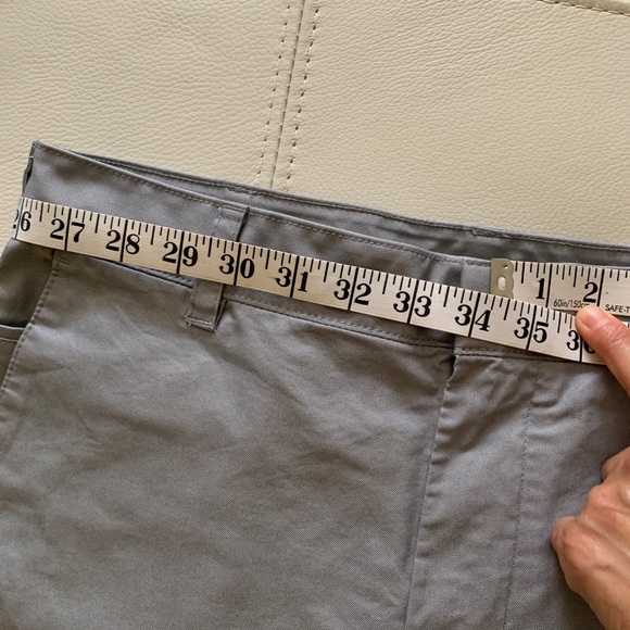 DKNY Cargo gray  shorts size 32x9 - Picture 5 of 11